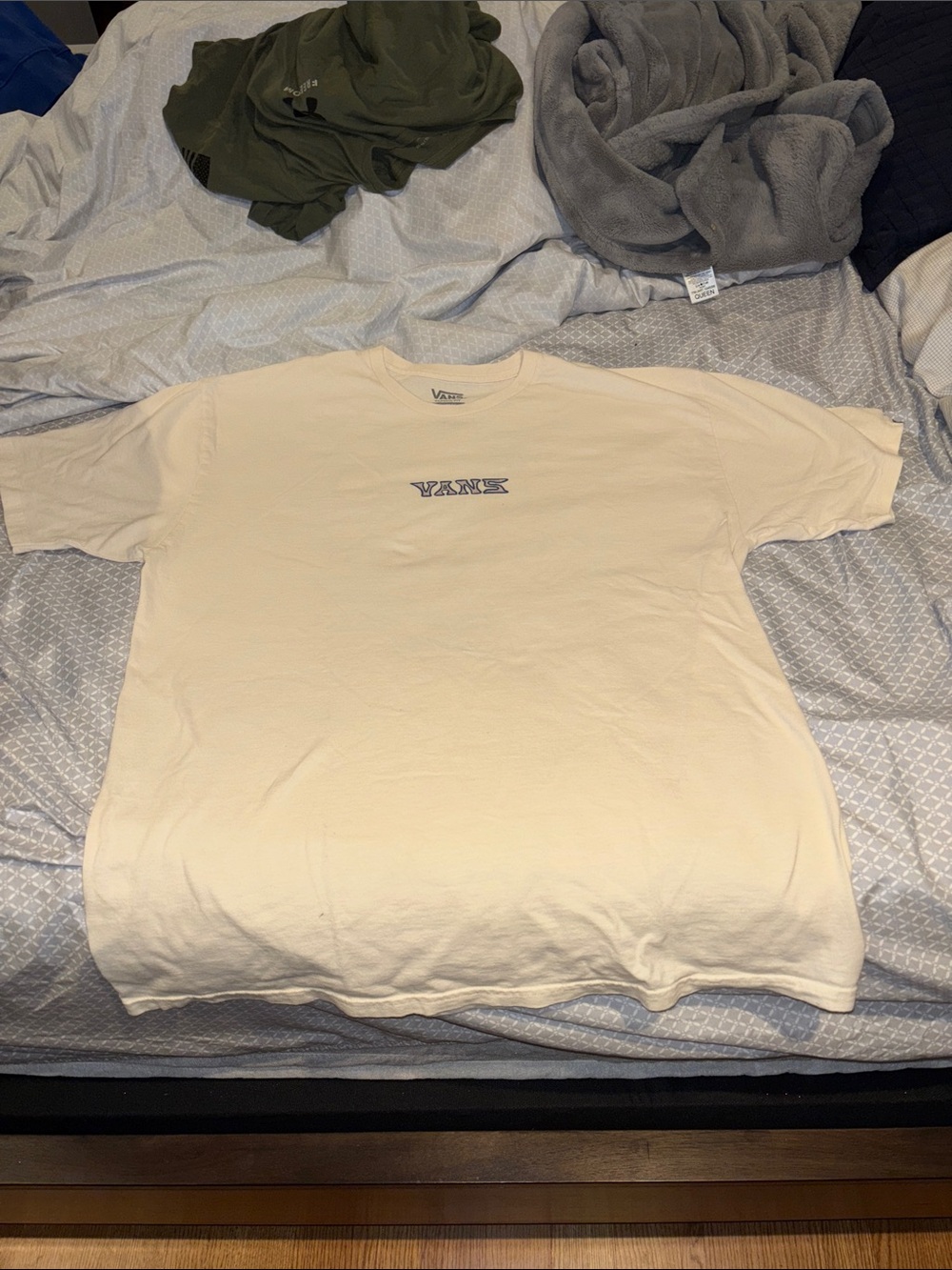 Vans Men's Cream Short-Sleeve Tee with Small Logo